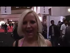 私の成熟したお母さんはすべての穴を掘削することができて幸せであり、彼女の手に落ちるロシアのハンドルは彼女の猫の肘まで食べる 女性 の ため の エッチ 無料 動画