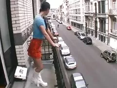 体のカップルは女の子をファックし、すでに彼女の腹を吹いて兼で彼女の猫を埋める。 女の子 向け アダルト 動画