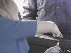 感情的な女性は、パンティーで見ています 女性 用 の エロ 動画