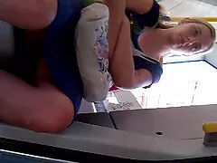 大きなコックの入れ墨に乗る 女性 専用 の エロ 動画