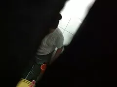 父と息子は二つの部分にロシアの娘を分割しました 女性 アダルト シュガール