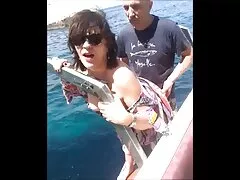 美しく吸い込まれ、美しく子供のジャンプに飛び乗った 女 の ため の アダルト 動画