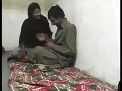 私は舌で目を覚まし、その後、マンコの中でマンコをつかんだ 女の子 専用 アダルト 動画