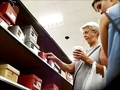 若い成熟した熟女のロッカールーム 女 の ため の アダルト 動画