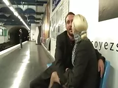 良い俳優と温泉は金髪のお尻 エロ 動画 女子 の ため の